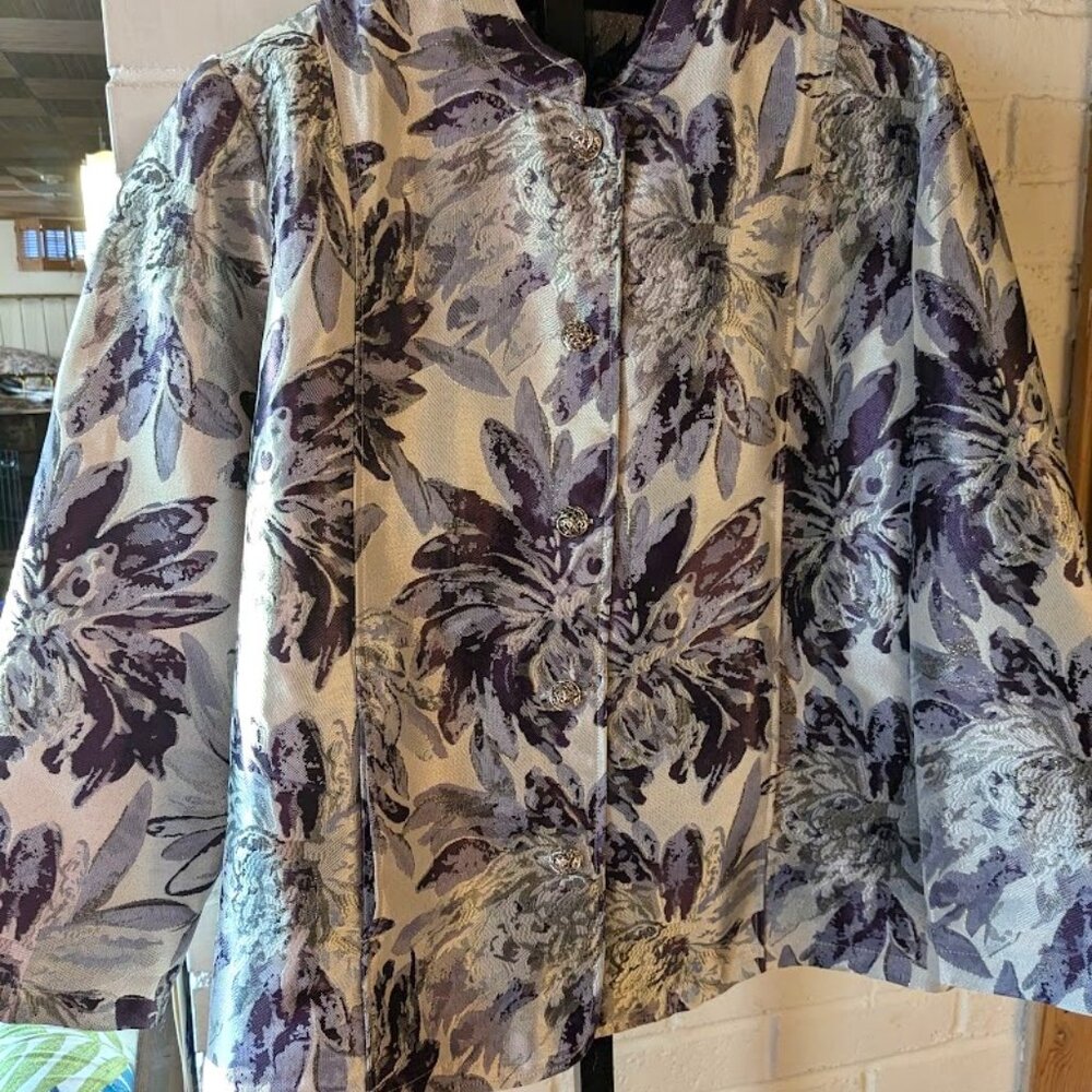 Tudor Court Jacket ... Woman's Size XL - XXL